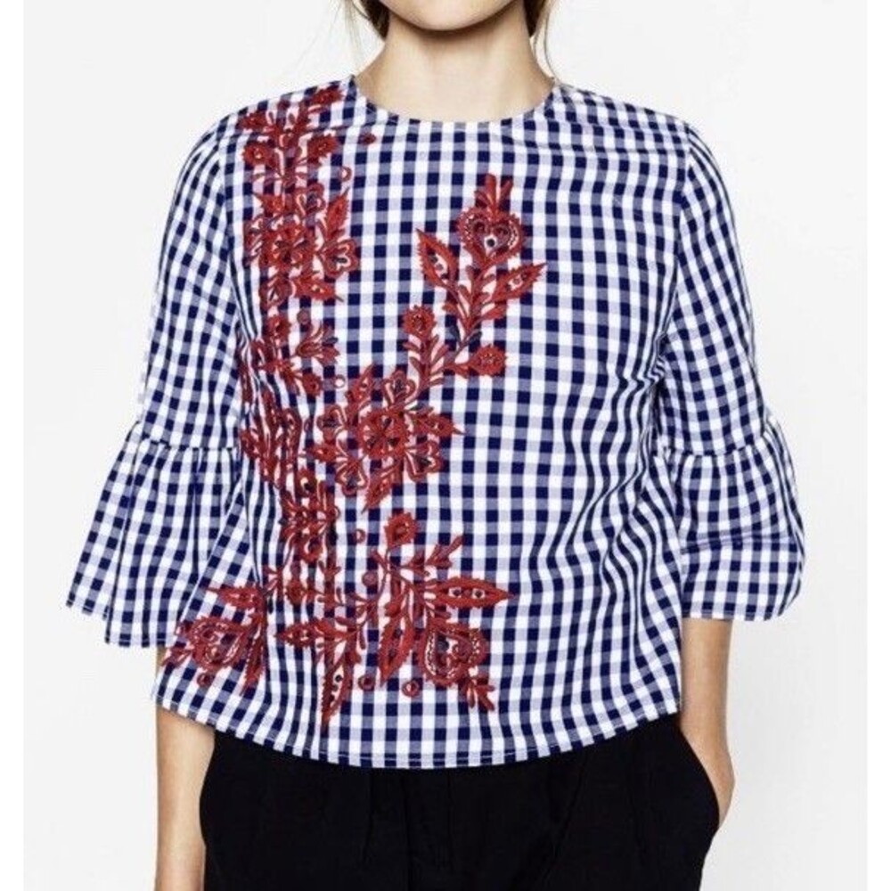 NWT Flores Women Blue Gingham Top Red Embroidery Size M Bell 3/4 Sleeves Country